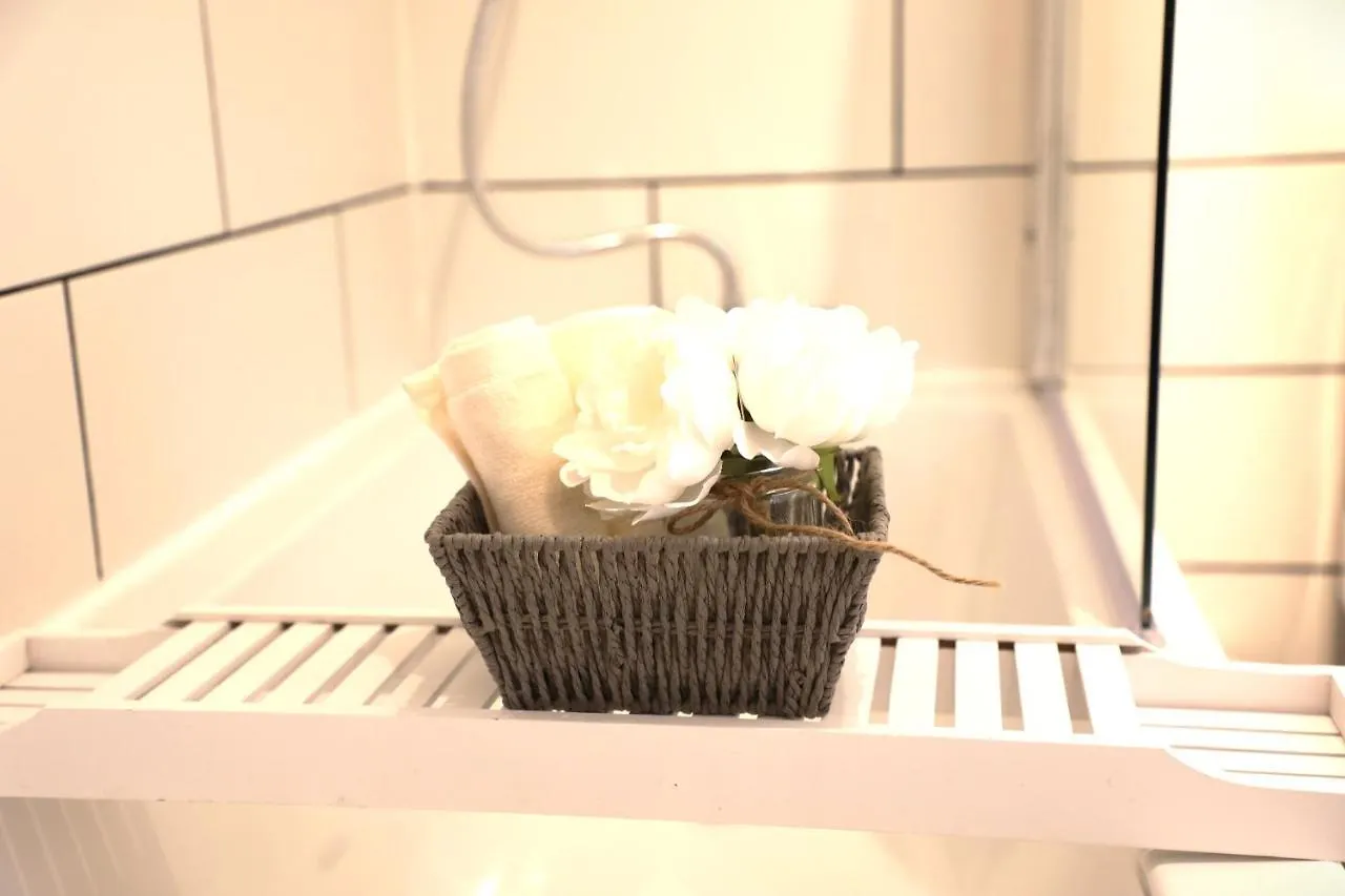 Amprenta Apartment - Gorgeous Interior Designed 1 Bedroom Home Bournemouth 0*,